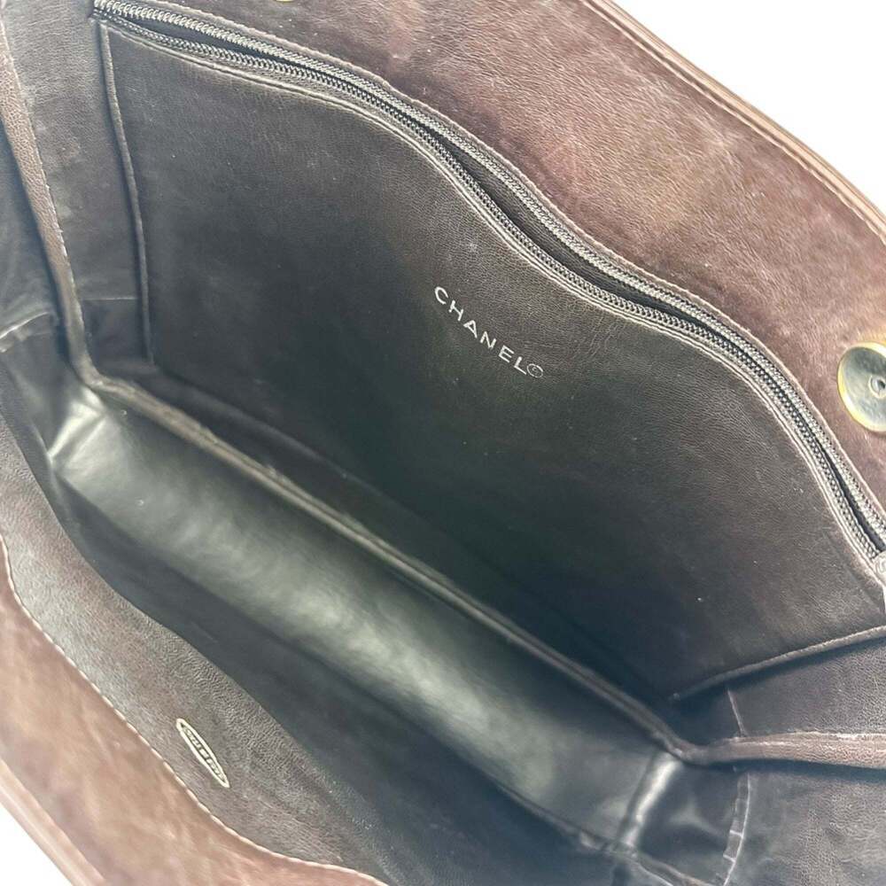CHANEL Brown Leather Shoulder Bag - Picture 5 of 13